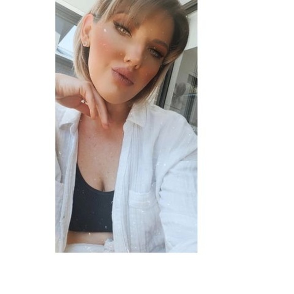 Meet your Posher, Daniela - Picture 1 of 1